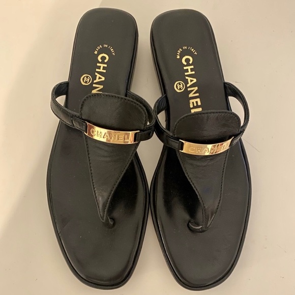 Beautiful 🤩 Chanel Vintage Thong Sandals - Picture 1 of 4